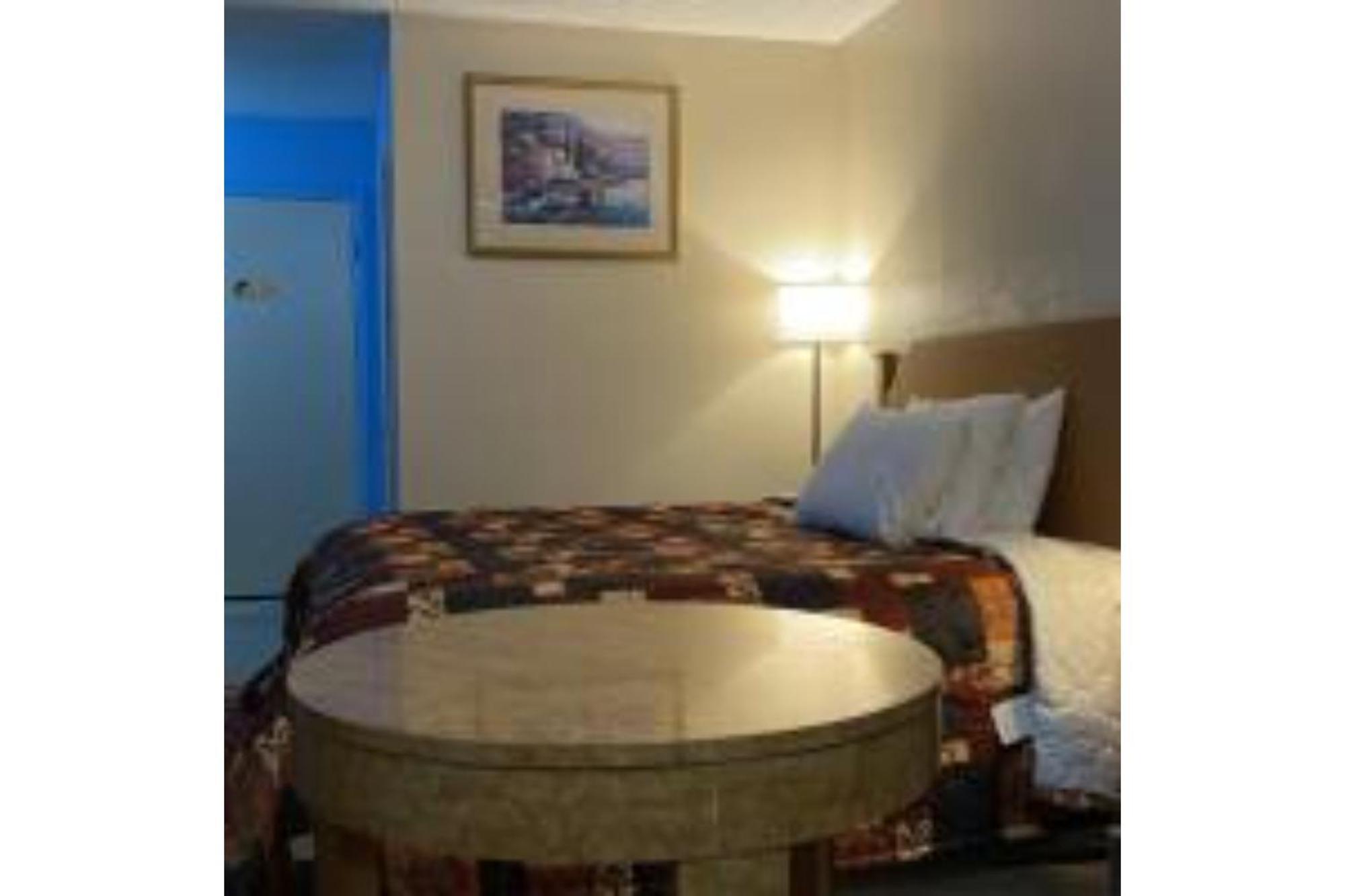 Riverside Lake Country Inn المظهر الخارجي الصورة